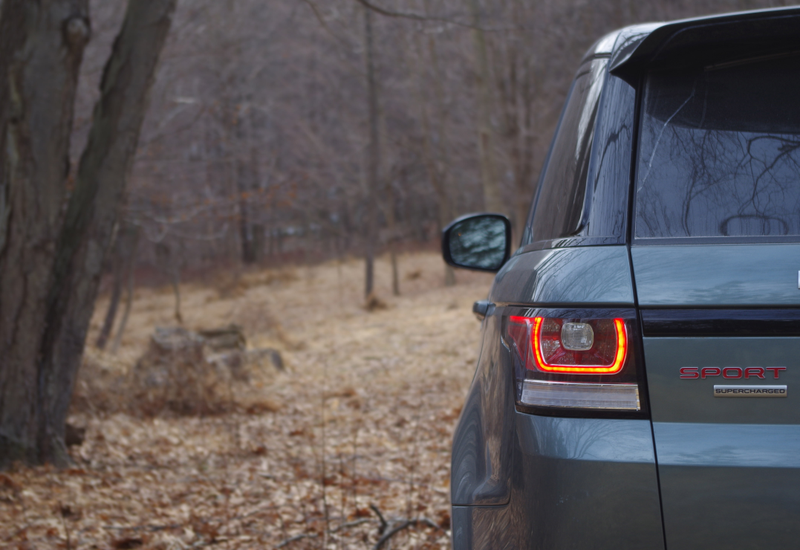 Illustration for article titled 2014 Range Rover Sport Supercharged Is A French Kiss After A Face Slap